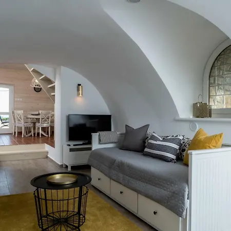 Perla Balaton بيت للعطل